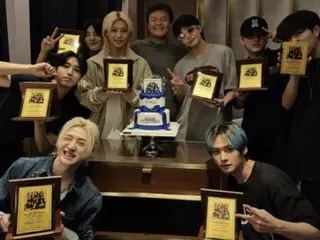 Stray Kids 炫耀他们从朴振英（JY Park）那里收到的钱……“他们可以吹嘘一辈子了”。