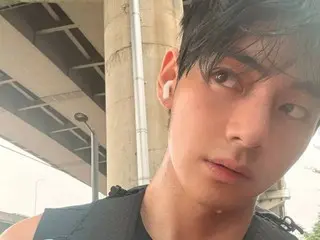 BTS成员V的惊艳外貌驱散了寒冷……世界各地的ARMY们都惊叹于他跑步后汗流浃背的样子