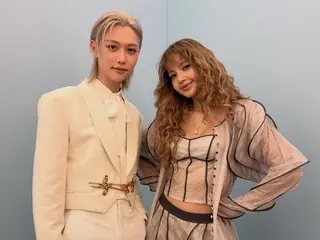 BLACKPINK成员Lisa公开了一张她与Stray Kids成员Felix和演员孔刘在路易威登活动上的合照