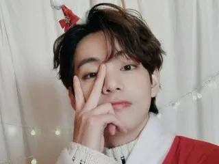BTS成员V的个人单曲《圣诞树》被Billboard评选为“21世纪最佳圣诞颂歌”。